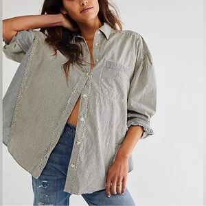 We The Free Gray Striped Happy Hour Oxford
Shirt size Small